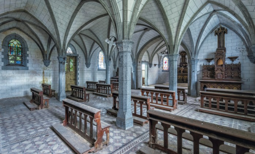 كنيسة مهجورة في البرتغال