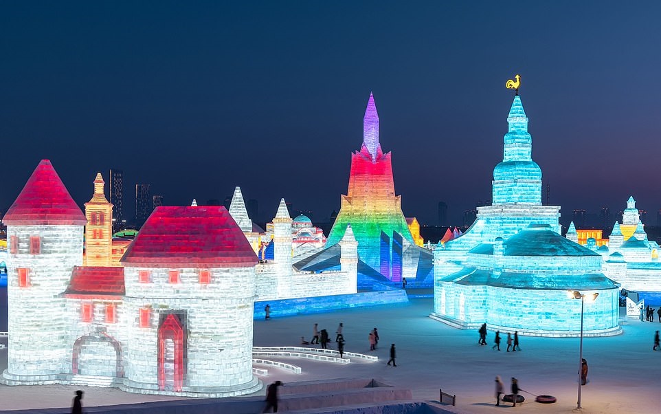 إقبال ضعيف على أكبر مهرجان للمنحوتات الثلجية في العالم بالصين بسبب كورونا (7)