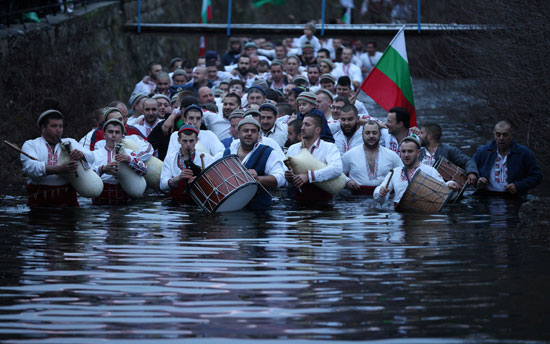 احتفالات-عيد-الغطاس-فى-بلغاريا-(4)
