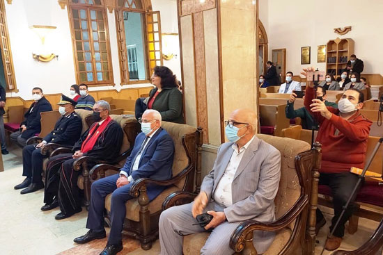 محافظ بورسعيد يزور عددا من الكنائس للتهنئة بعيد الميلاد المجيد (4)