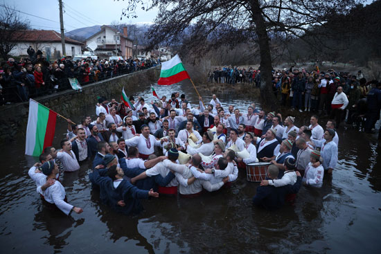 احتفالات-عيد-الغطاس-فى-بلغاريا-(7)