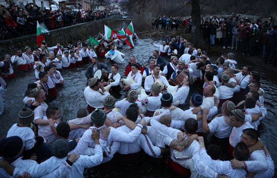 احتفالات-عيد-الغطاس-فى-بلغاريا-(1)