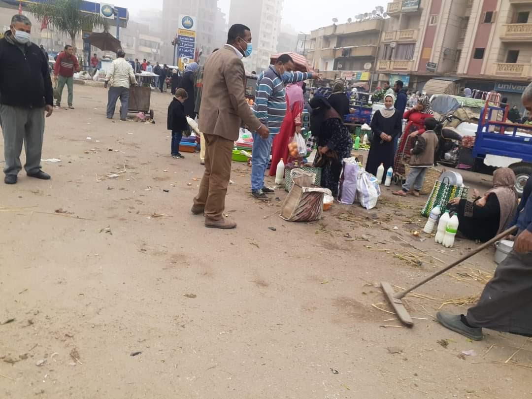 فض تجمعات أسواق بمدينة دمنهور