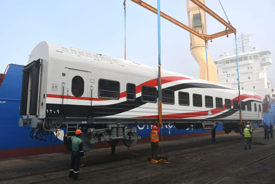 وصول 22 عربة سكة حديد روسية جديدة للركاب ميناء الإسكندرية (12)