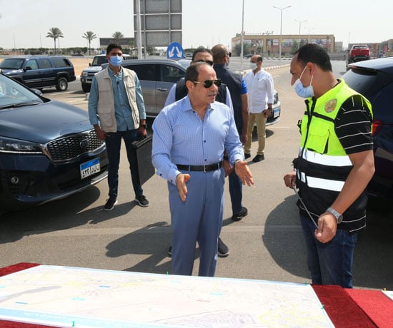 الرئيس السيسى يتفقد الدائرى والطرق الجديدة بمنطقة مطار القاهرة