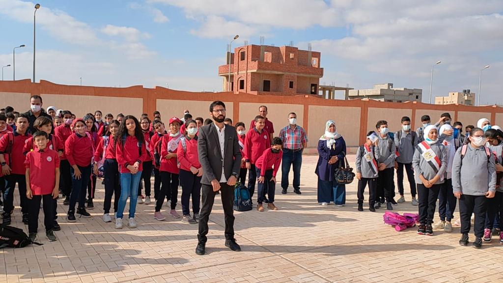 محافظ شمال سيناء يتفقد عددًا من مدارس العريش (3)
