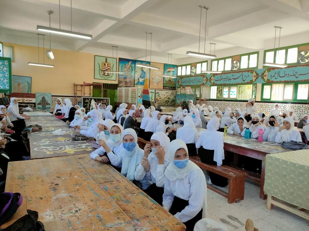 محافظ شمال سيناء يتفقد عددًا من مدارس العريش (9)