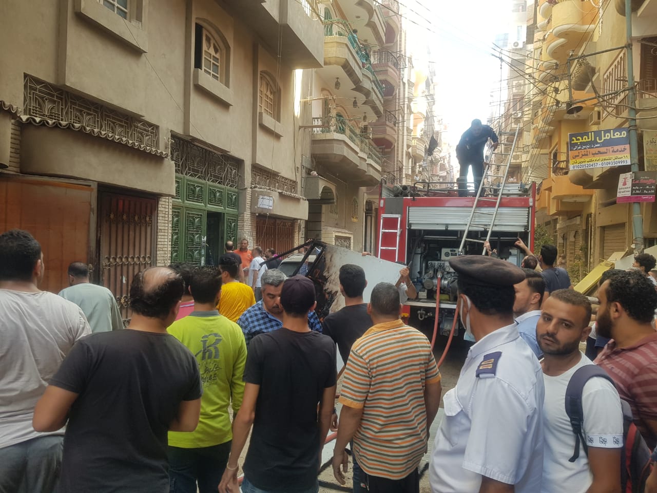 نشوب حريق هائل فى عقار بالمنصورة  (8)