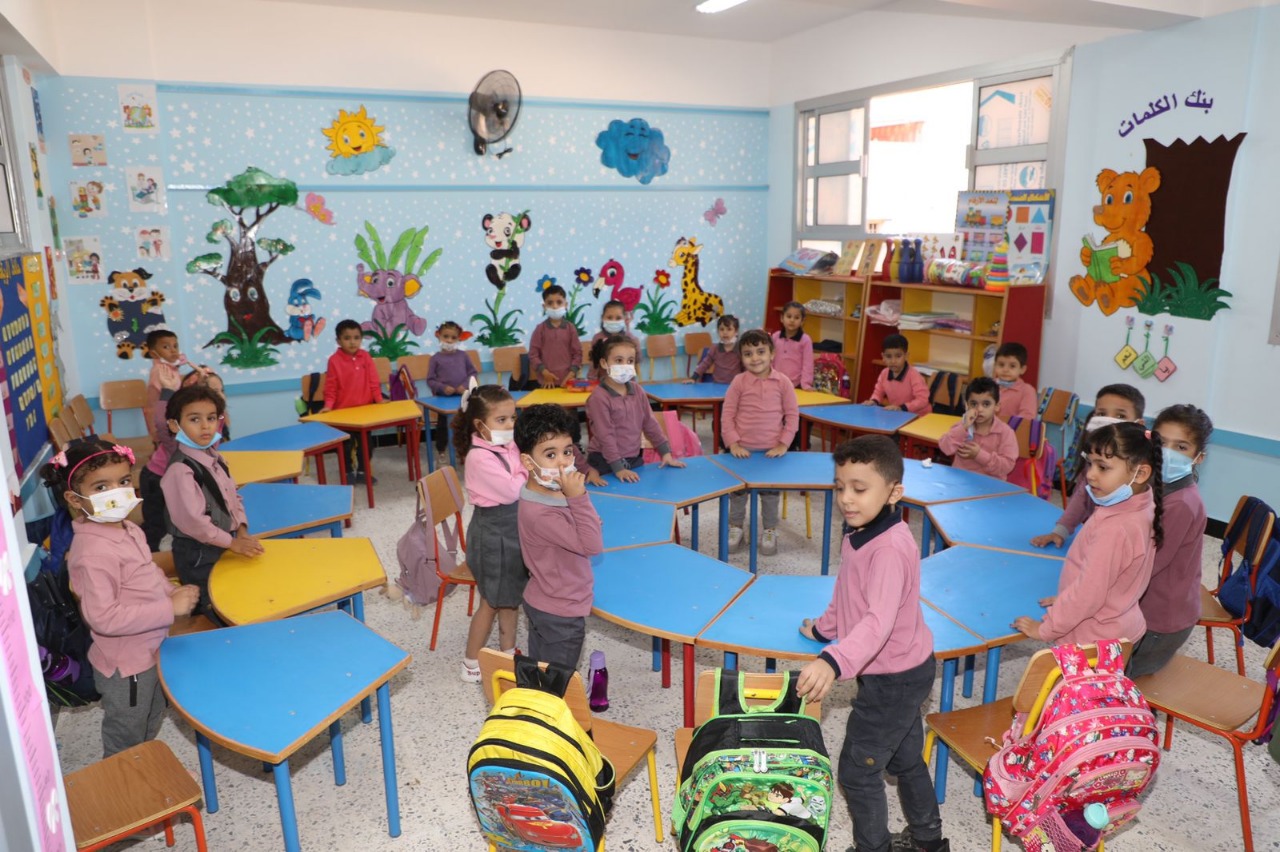 محافظ المنوفية يتابع سير العملية التعليمية بمجمع مدارس قويسنا  (1)