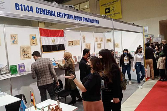 هيئة الكتاب تختتم مشاركة مصر بمعرض باكو الدولى للكتاب بأذربيجان (1)