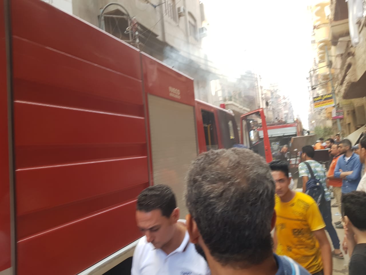 نشوب حريق هائل فى عقار بالمنصورة  (7)