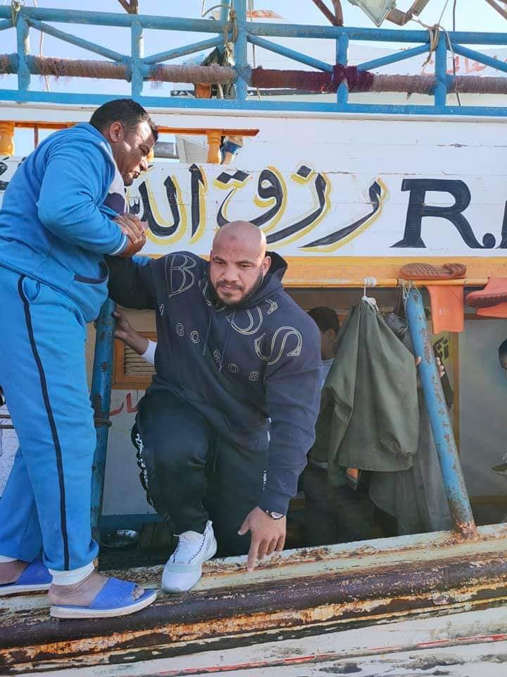 رامى على المركب