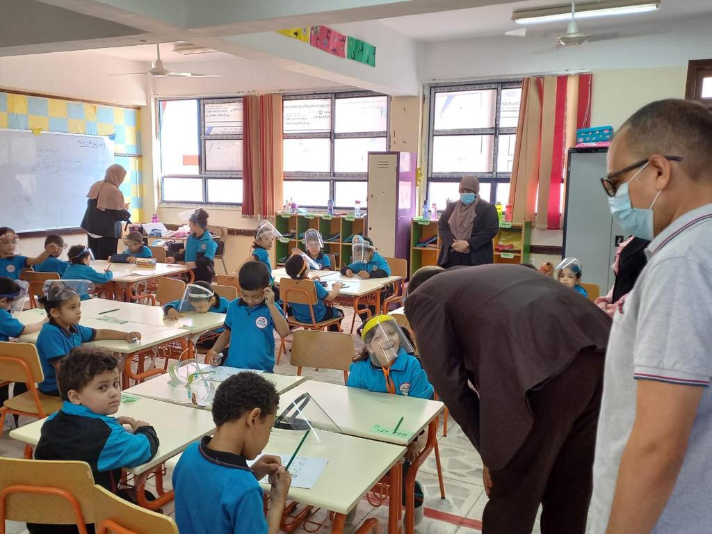 رئيس مركز ومدينة بيلا يتفقد المدرسة المصرية اليابانية بقرية إبشان (5)