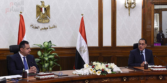 رئيسا وزراء مصر واليمن يترأسان جلسة مباحثات لبحث سبل تعزيز علاقات التعاون بين البلدين (1)