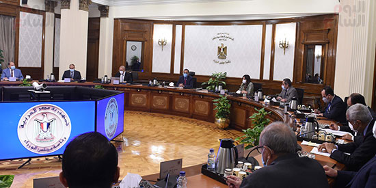 رئيس الوزراء يستكمل مناقشة ضوابط وآليات تنظيم السوق العقارية (4)