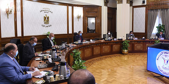 رئيس الوزراء يستكمل مناقشة ضوابط وآليات تنظيم السوق العقارية (2)