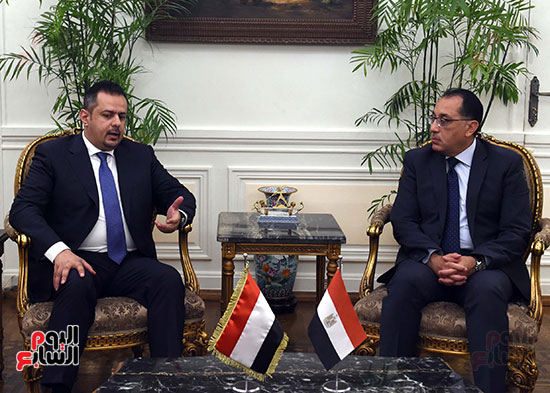 رئيسا وزراء مصر واليمن يترأسان جلسة مباحثات لبحث سبل تعزيز علاقات التعاون بين البلدين (4)