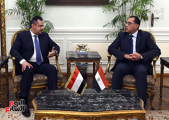 رئيسا وزراء مصر واليمن يترأسان جلسة مباحثات لبحث سبل تعزيز علاقات التعاون بين البلدين (5)