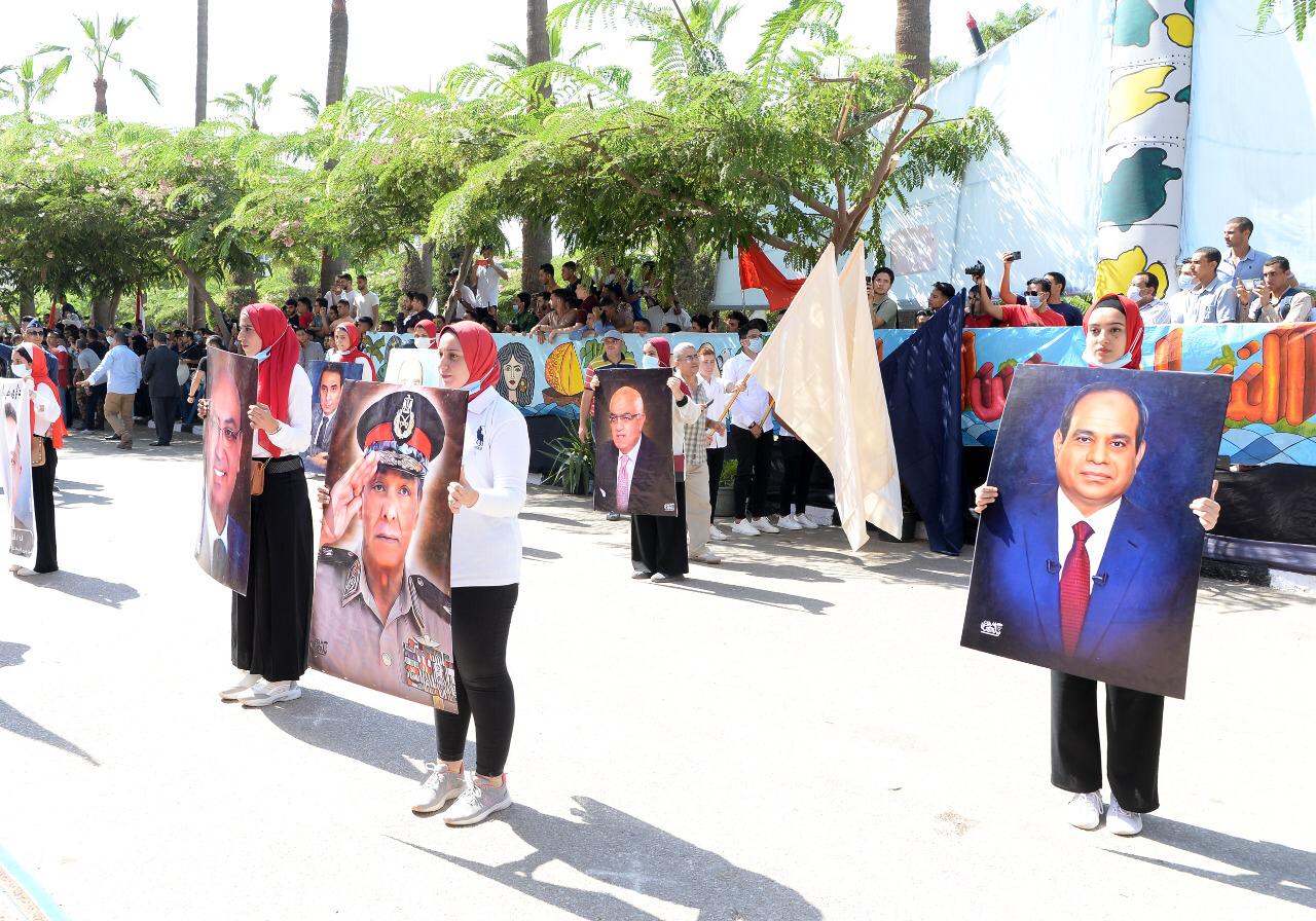 حمل صور الرؤساء