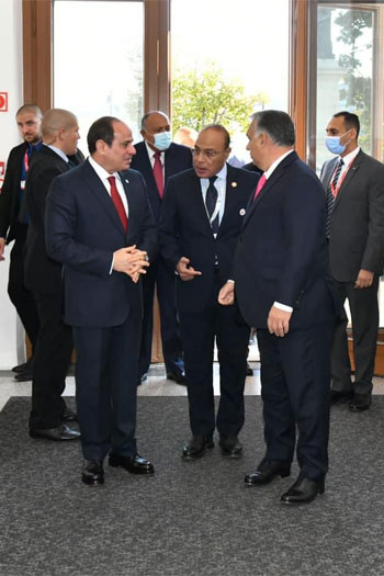 نقاش بين الرئيس السيسى ورئيس وزراء المجر