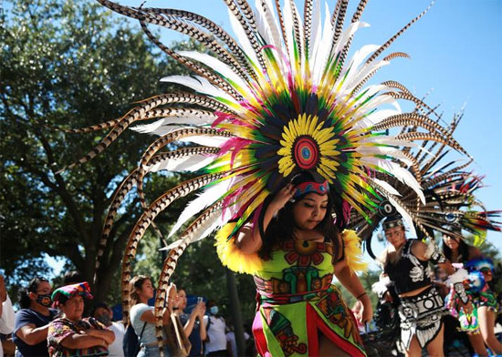 رقصات الاحتفال بيوم الشعوب الأصلية في أراضي الكابيتول