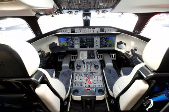 صورة داخل قمرة طائرة رجال الأعمال من طراز VistaJet Global 7500 في مطار هندرسون خلال مؤتمر ومعرض طيران الأعمال NBAA في هندرسون، ولاية نيفادا، الولايات المتحدة،