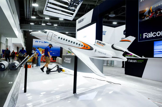 جناح Dassault Aviation في مؤتمر ومعرض طيران الأعمال NBAA في لاس فيغاس، ولاية نيفادا، الولايات المتحدة