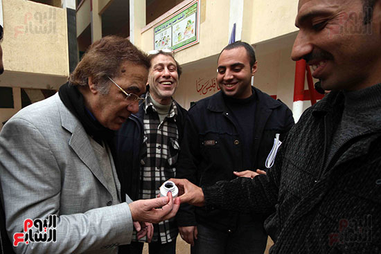 محمود ياسين فى لجنة الانتخابية