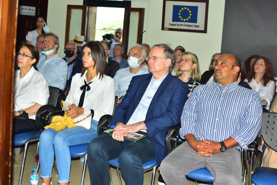 جولة دبلوماسية أوروبية داخل مسجد الماريدانى بالدرب الأحمر (4)