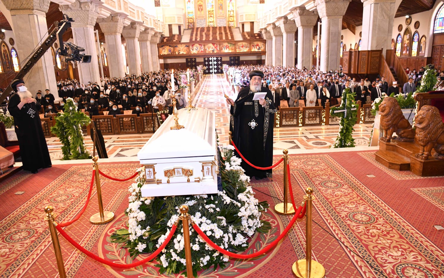 جنازة الانبا كاريس اسقف المحلة (11)
