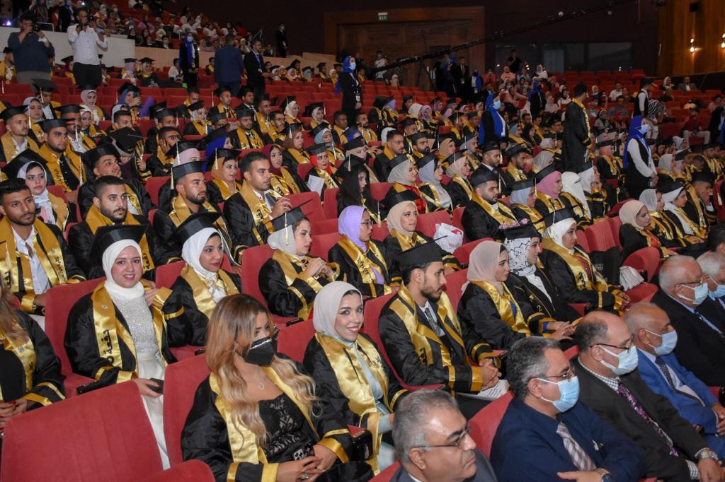 حفل تخريج الدفعة ال 79 بكلية الآداب جامعة الإسكندرية (9)