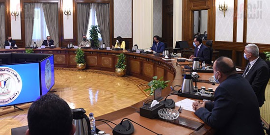 رئيس الوزراء يلتقي ممثلي شركة جريفولز الإسبانية لتجميع وتصنيع مشتقات البلازما  (3)