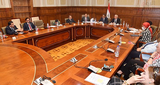 اجتماع لجنة العلاقات الخارجية بمجلس النواب برئاسة النائب كريم درويش بحضور دكتور ضياء رشوان (9)