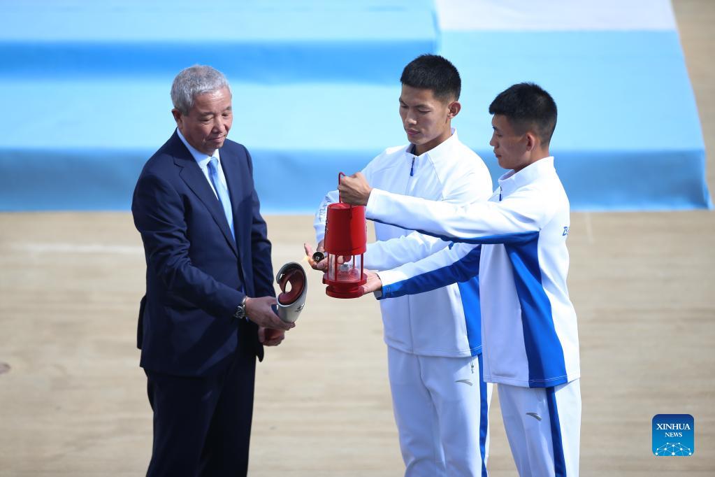 الصين تتسلم شعلة أولمبياد بكين 2022 (15)