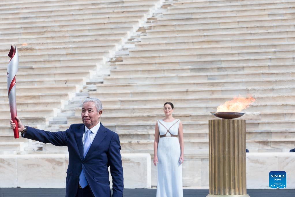 الصين تتسلم شعلة أولمبياد بكين 2022 (27)