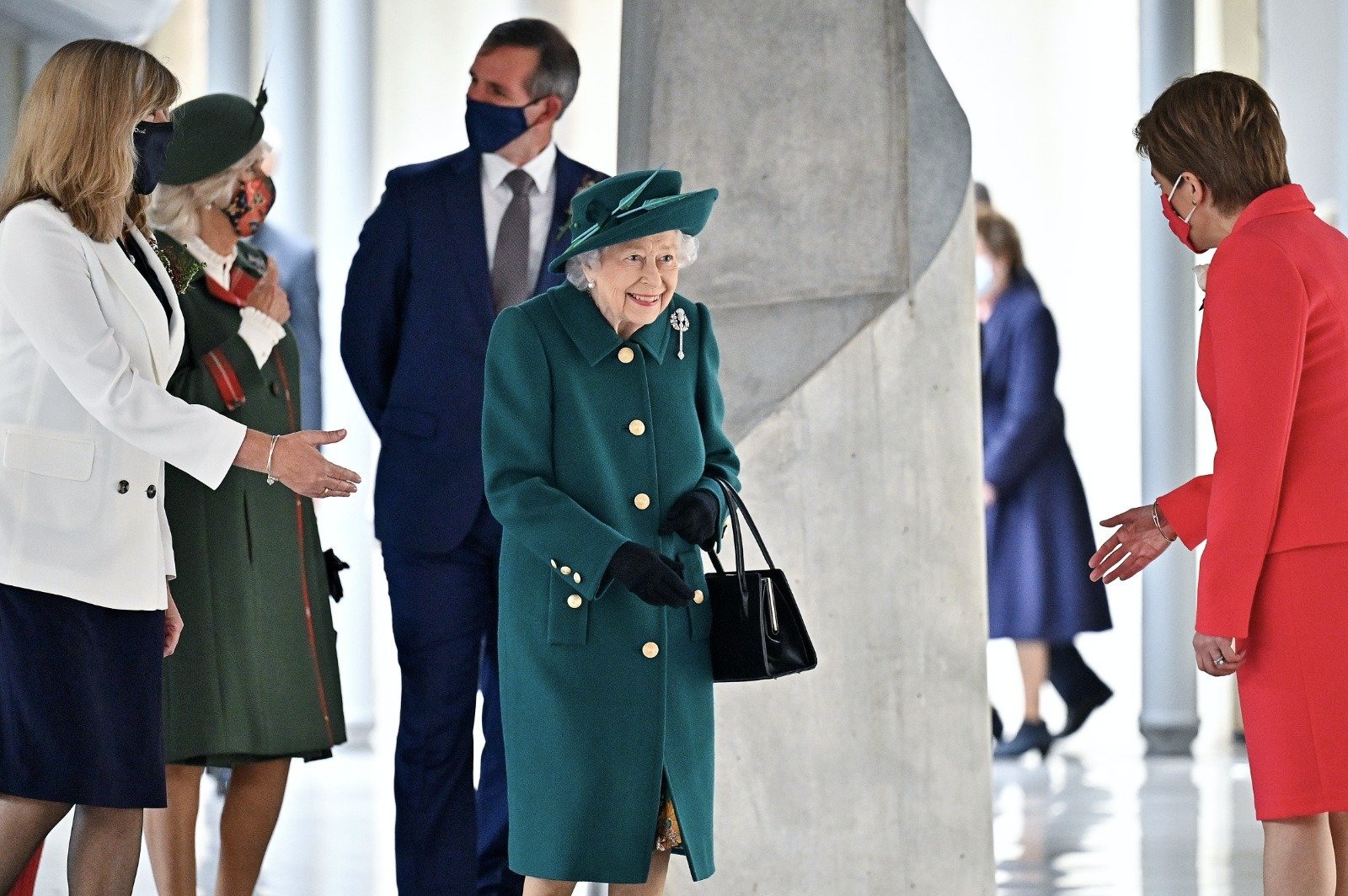 الملكة إليزابيث وولى عهدها فى افتتاح برلمان اسكتلندا (3)