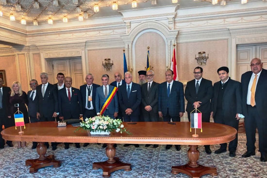 توقيع اتفاقية تآخى بين مدينتى سيناء الرومانية وشرم الشيخ (2)