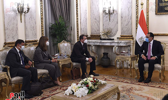 رئيس الوزراء يلتقى نائب رئيس البنك الأوروبي لإعادة الإعمار والتنمية تصوير سليمان العطيفى‎‎ (3)