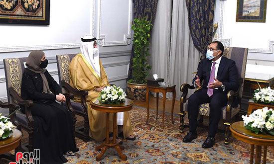 رئيس الوزراء يلتقى وزيرى شئون مجلس الوزراء والسعادة بدولة الإمارات العربية الشقيقة (3)