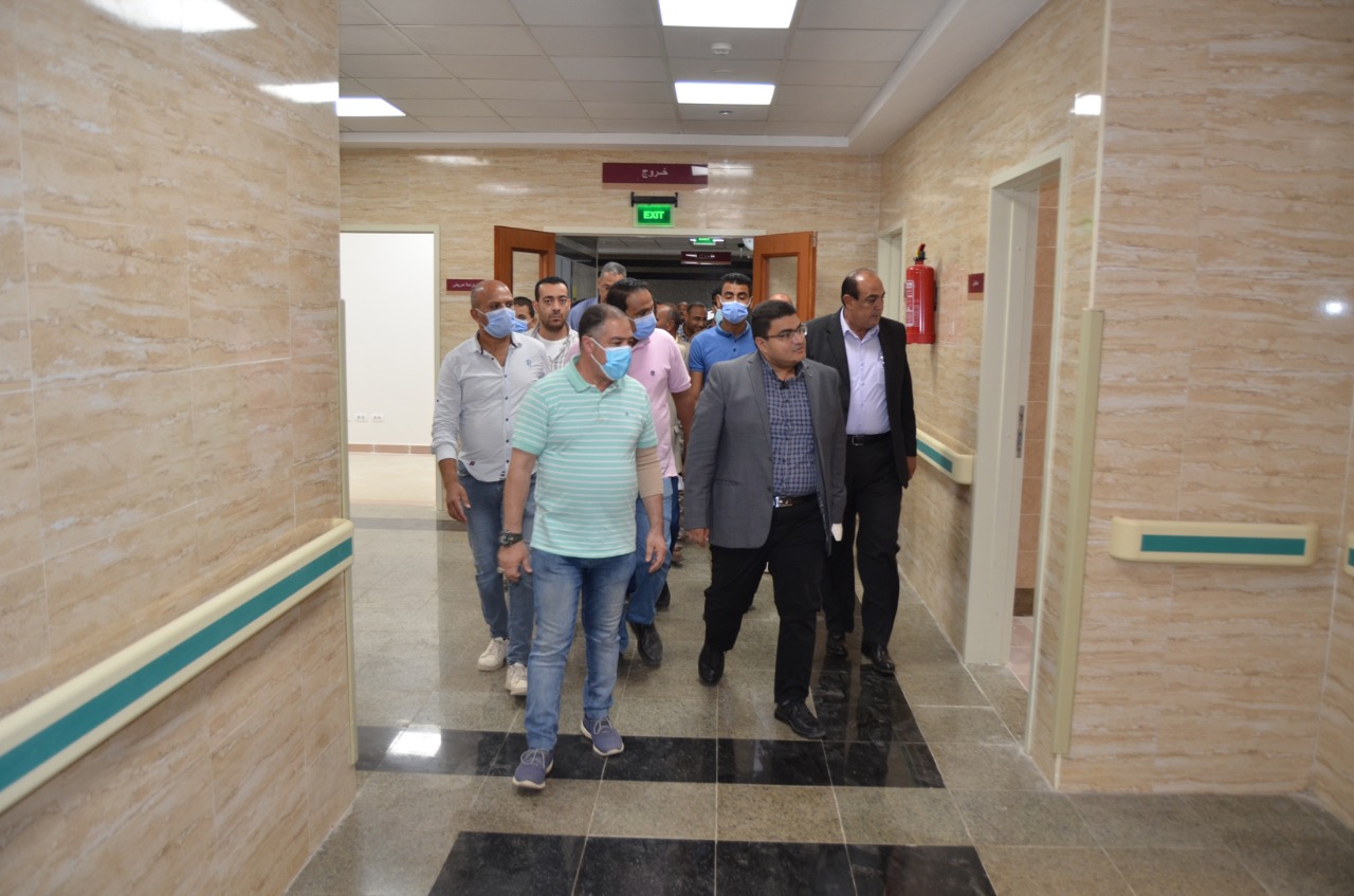 جولة نائب المحافظ داخل مستشفى اهناسيا جولة نائب المحافظ داخل مستشفى اهناسيا