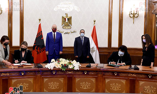 رئيس الوزراء ونظيره الألبانى يترأسان جلسة مباحثات لتعزيز التعاون بين البلدين (10)