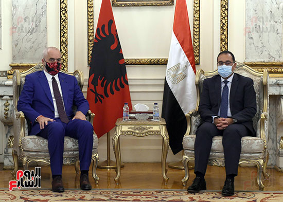 رئيس الوزراء ونظيره الألبانى يترأسان جلسة مباحثات لتعزيز التعاون بين البلدين (9)