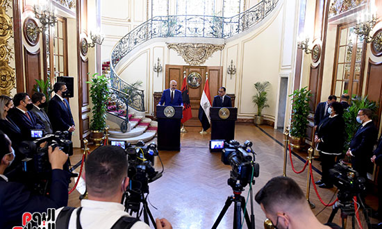 رئيس الوزراء ونظيره الألبانى يترأسان جلسة مباحثات لتعزيز التعاون بين البلدين (23)