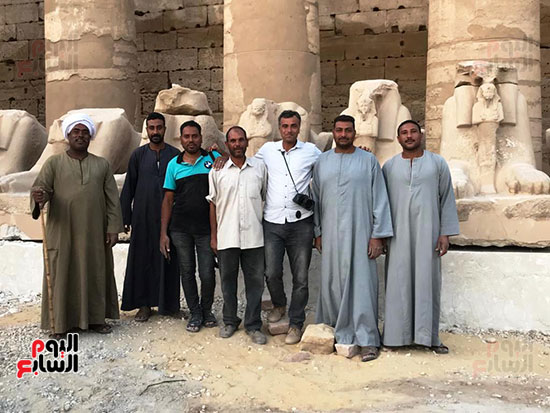 مدير-المشروع-ومسئولى-الترميم-والعمال-بالكرنك مدير-المشروع-ومسئولى-الترميم-والعمال-بالكرنك