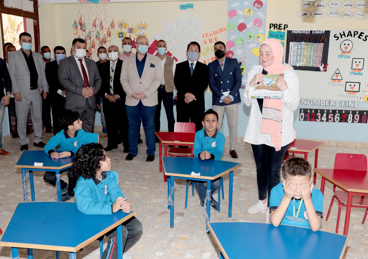 محافظ بني سويف يزور  المدرسة المصرية اليابانية بشرق النيل لمتابعة سير العملية التعليمية
