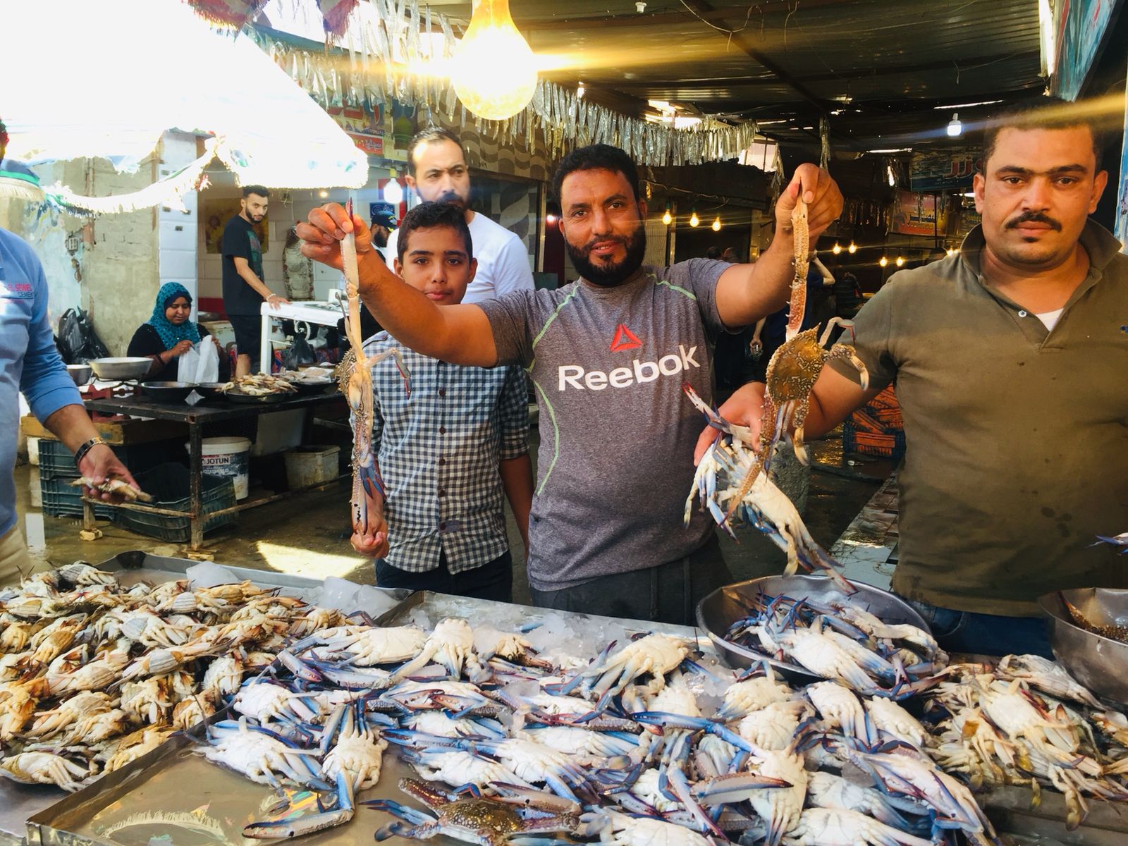 سوق الأنصارى للأسماك بمحافظة السويس (12)