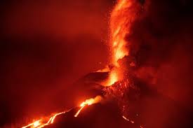 انهيار جزئى لمخروط بركان لابالما