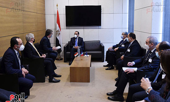 رئيس الوزراء يلتقى المدير العام لبنك كريدى أجريكول (1)
