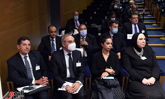 لقاء رئيس الوزراء مع ممثلى 90 شركة  فرنسي (4)