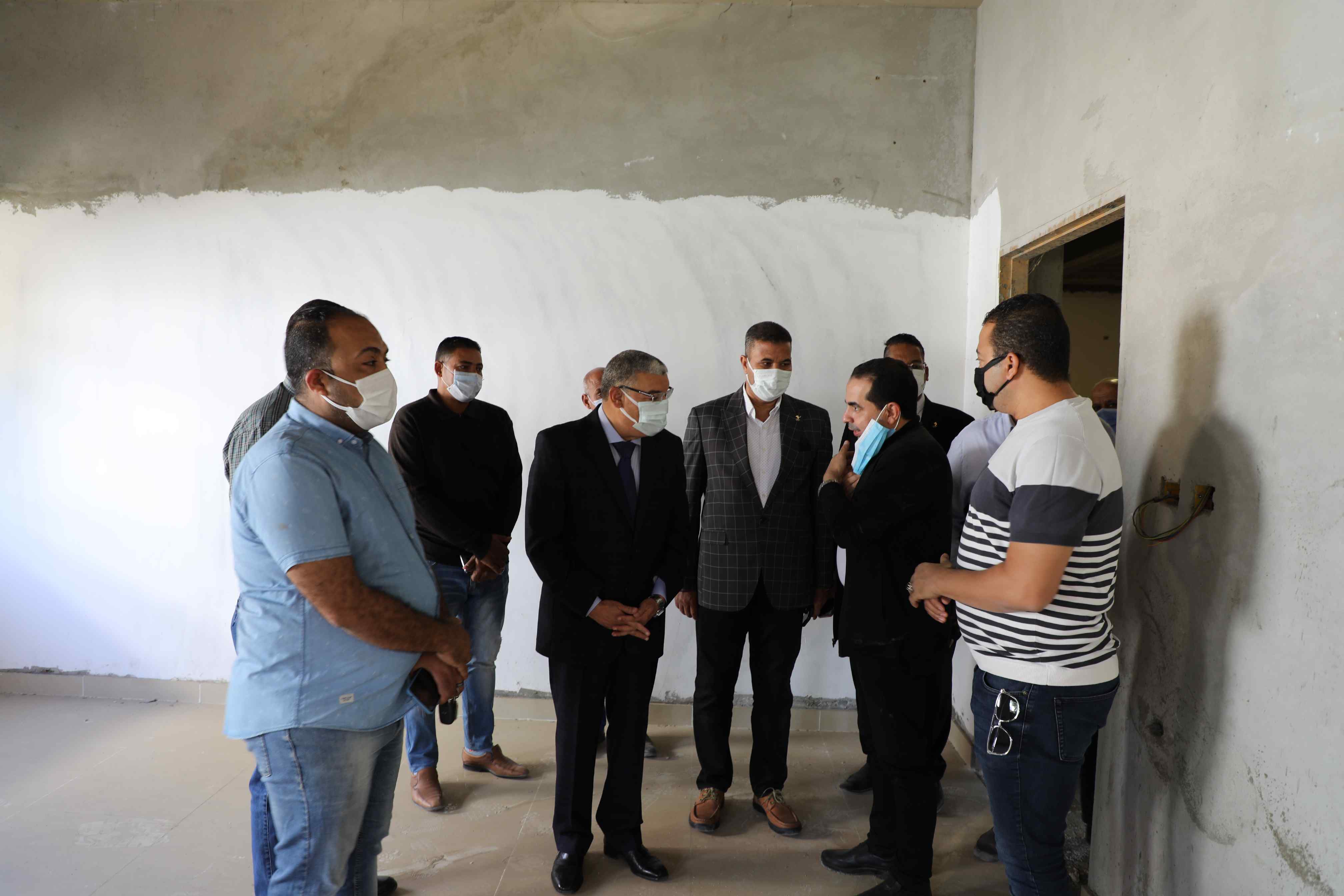 محافظ المنيا يتابع أعمال إنشاء مبنى المجلس الشعبي المحلي